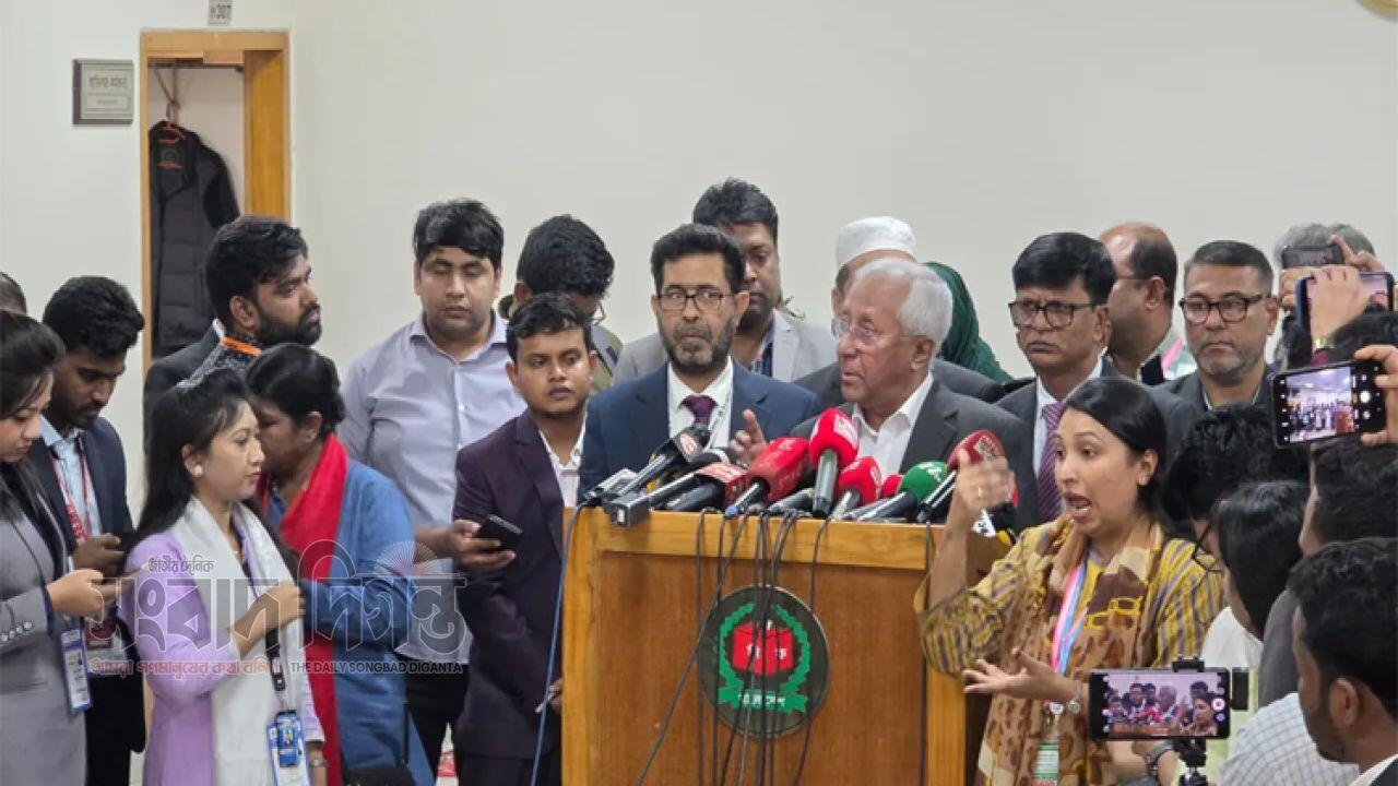 ভোটের অগ্রগতি ৩২,৭৮৯ কেন্দ্রে সকাল ১২টা পর্যন্ত ৩২.৮৮% ভোট : ইসি