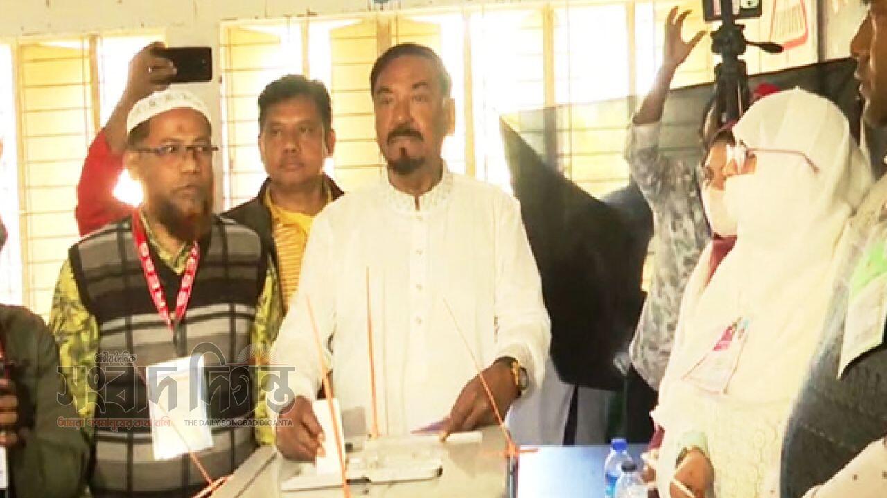 ভোলা-৩ আসনে ধানের শীষে জয়ী হাফিজ উদ্দিন বীর বিক্রম