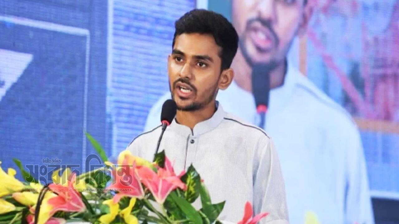 ১১ দলীয় জোটের নেতৃবৃন্দের আসনে রেজাল্ট টেম্পারিংয়ের প্রমাণ পাচ্ছি: আসিফ মাহমুদ