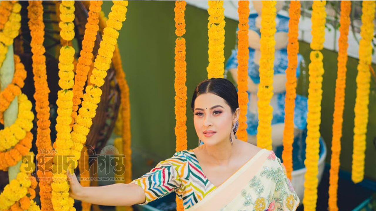 ‘বাসন্তী ভালোবাসা’ : বুবলী