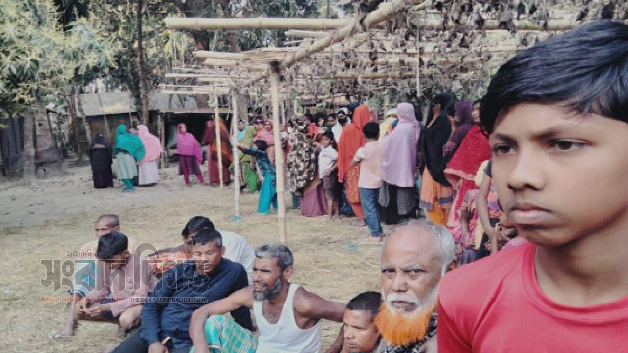 মিলন বাজারে নানির বাড়িতে এসে নারীর গলাকাটা মৃতদেহ