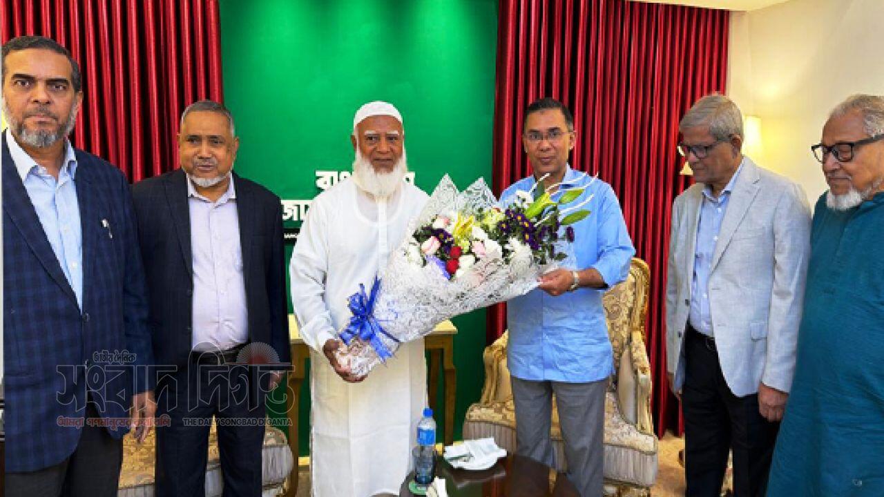 জামায়াত আমিরের বাসায় বিএনপি চেয়ারম্যান