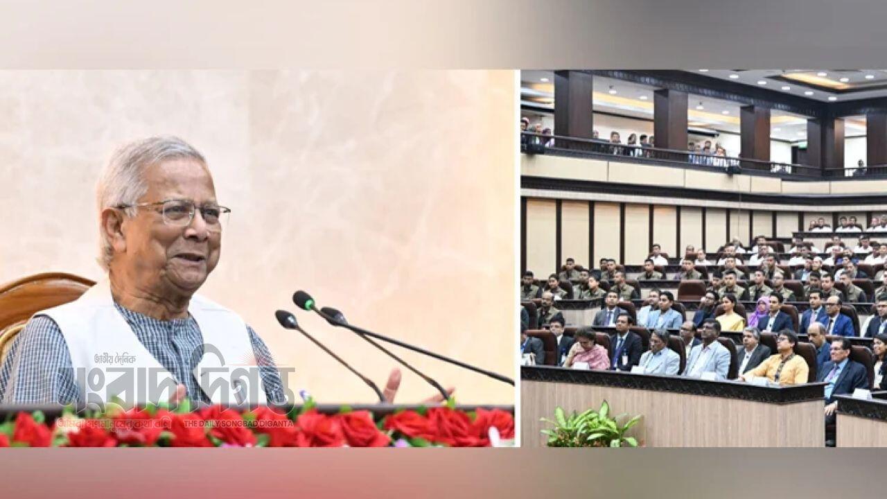 প্রধান উপদেষ্টা কমকর্তা-কর্মচারীদের উদ্দেশ্যে বিদায়ী ভাষণ দিলেন