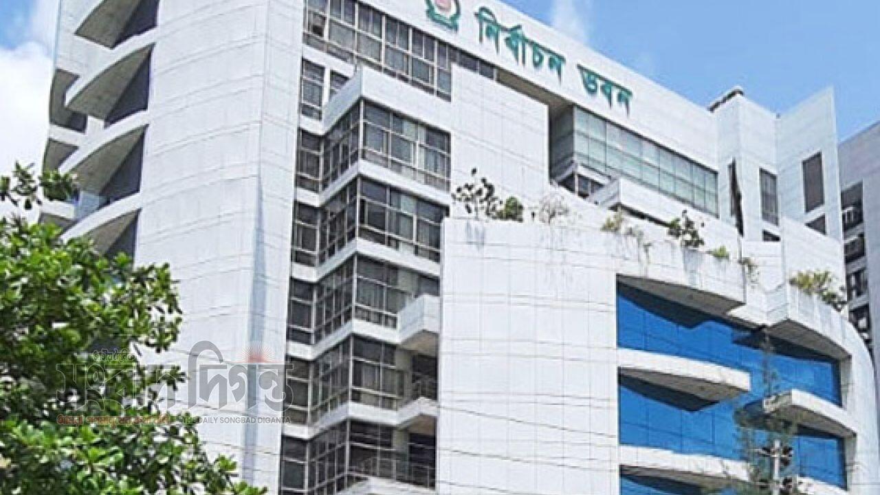 সরকারি অর্থ আত্মসাতের অভিযোগে দৌলতপুরের নির্বাচন কর্মকর্তা কল্লোল বিশ্বাস সাময়িক বরখাস্ত