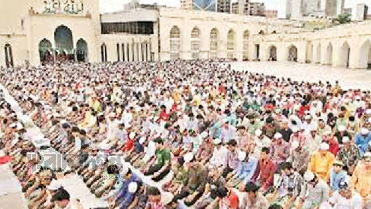 রমজানের প্রথম জুমায় বায়তুল মোকাররমে মুসল্লীদের ভিড়