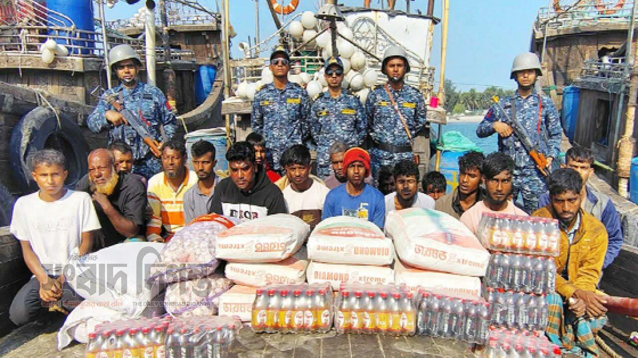 টেকনাফে নৌবাহিনী আটক করলো ১৯ পাচারকারী, জব্দ ১ হাজার ১৪০ বস্তা সিমেন্ট