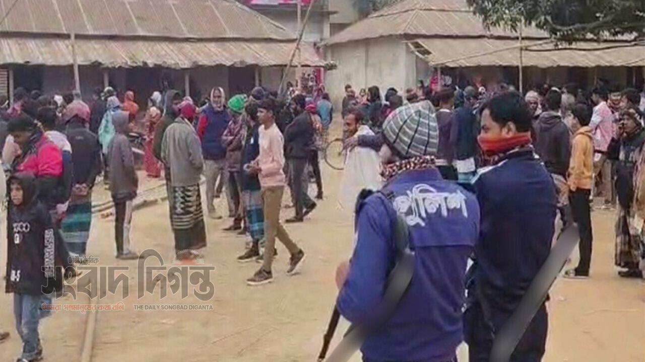 চাঁদাবাজির ঘটনায় ফতুল্লায় দুই পক্ষের মধ্যে মারামারি আহত ৪ 