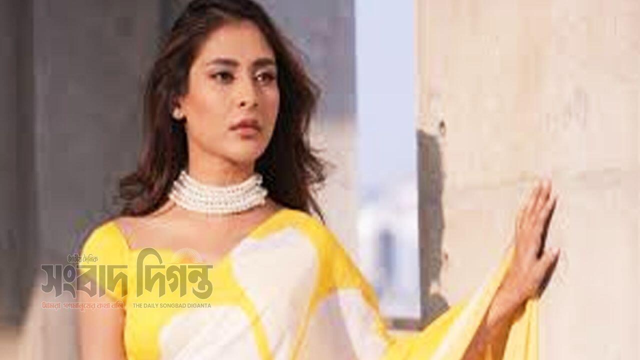 বিতর্কের মুখে মুখ খুললেন মেহজাবীন