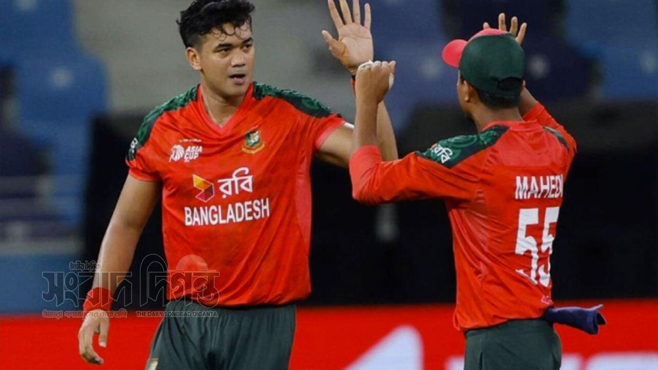 বর্ষসেরা হওয়ার রেসে বাংলাদেশের দুই তারকা তাসকিন ও মেহেদী