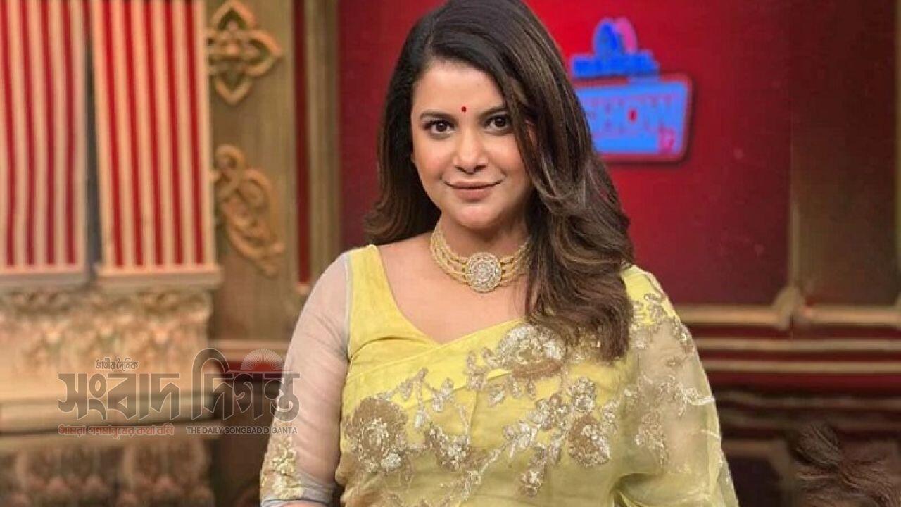 ক্ষোভের ঝড় তুললেন ফারিয়া 