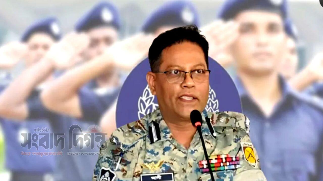 নবনিযুক্ত আইজিপি আলী হোসেন ফকির দায়িত্ব গ্রহণ করলেন 