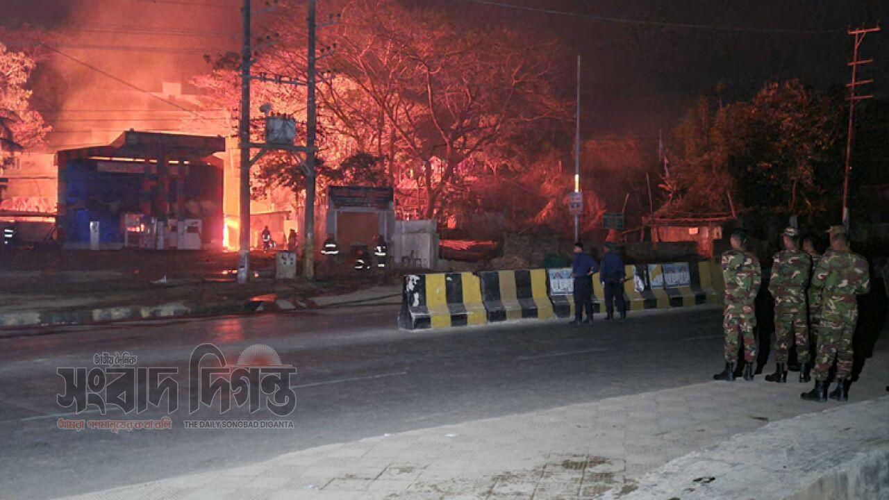শিবচরে অগ্নিকাণ্ড খামার পুড়ে ক্ষতির মুখে কৃষক