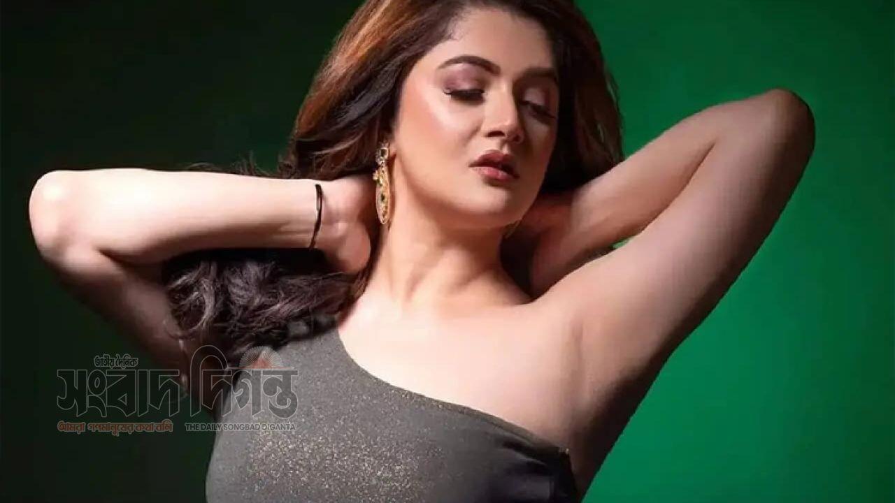 আইনি পদক্ষেপে শ্রাবন্তী