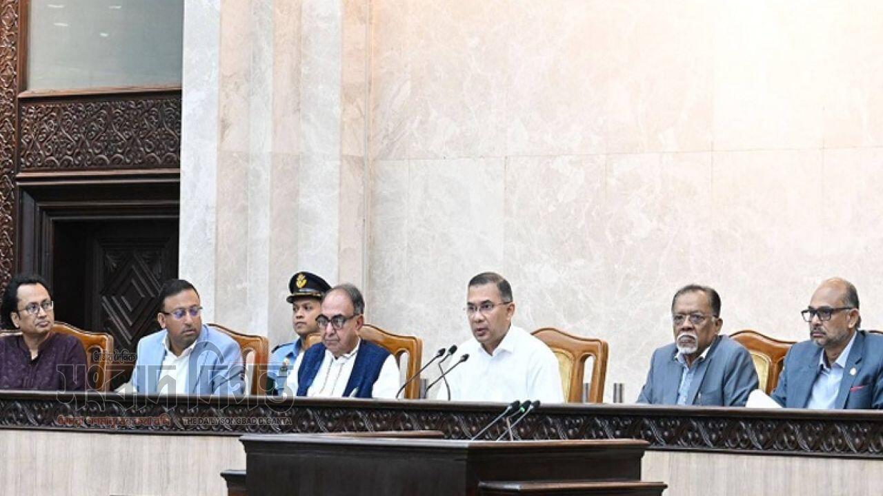 দেশের মানুষের প্রত্যাশা পূরণে সরকার কাজ করছে :  প্রধানমন্ত্রী