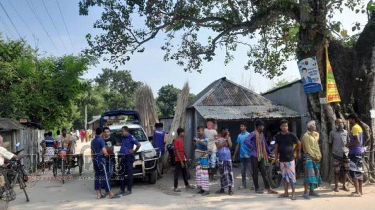 কুষ্টিয়ায় দুই পক্ষের সংঘর্ষ, বাড়িঘর ভাঙচুর