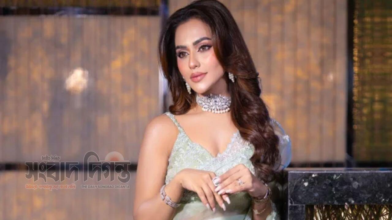 দেশে ফেরার সিদ্ধান্ত নুসরাত ফারিয়ার 