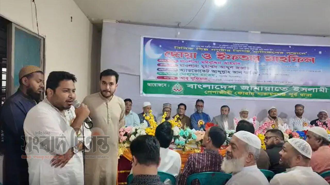 ফ্যাসিস্ট বলায় এনসিপির এমপিকে ঘেরাও পুলিশি নিরাপত্তায় উদ্ধার