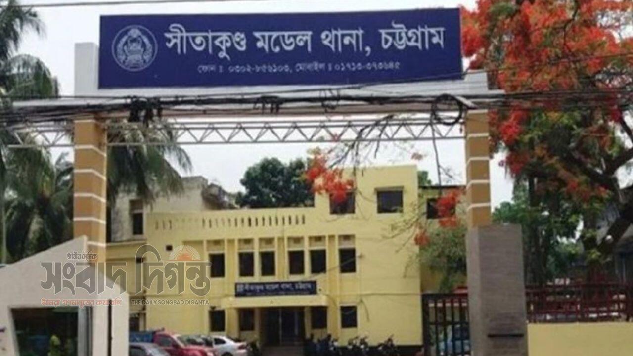 সীতাকুণ্ডে ঘরে ঝুলন্ত অবস্থায় গৃহবধূর লাশ উদ্ধার