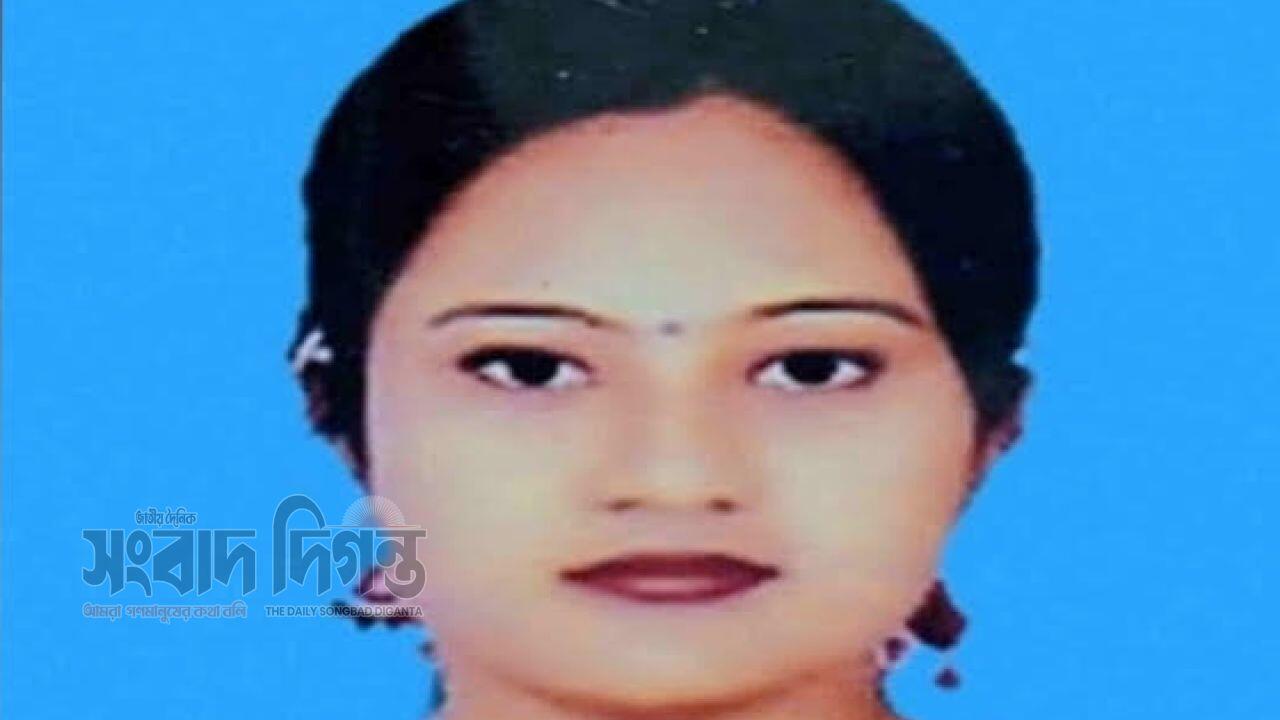 বগুড়ায় কর্মস্থলে উপস্থিত না থেকেও বেতন উত্তোলনঃ অবশেষে শিক্ষিকার চাকরি থেকে  অব্যাহতি  