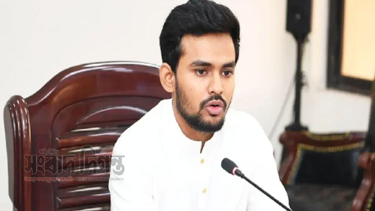দুর্নীতির অভিযোগে নিজের ও পরিবারের আর্থিক তথ্য তুলে ধরলেন আসিফ মাহমুদ