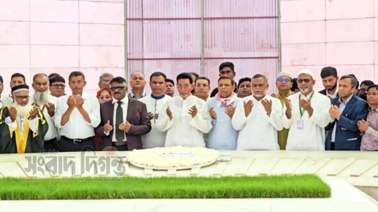 চিফ হুইপ ও নবনিযুক্ত হুইপদের জিয়াউর রহমান ও বেগম খালেদার সমাধিতে শ্রদ্ধা নিবেদন