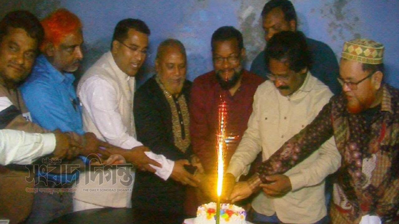 কবি ও সাংবাদিক রফিকুল ইসলাম সাবুলের ৫৫ তম জন্মদিন উদযাপন করল গঙ্গাচড়া প্রেসক্লাব