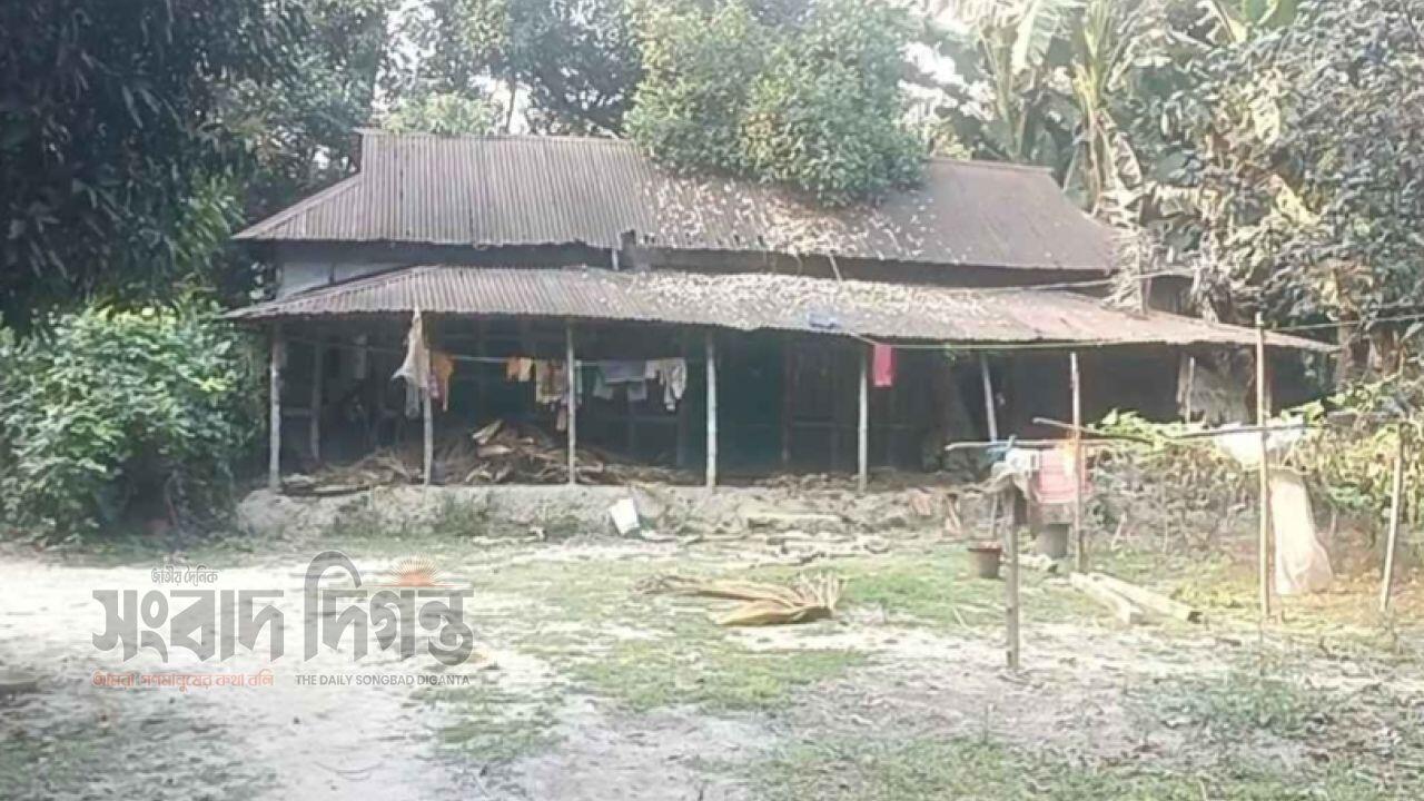 নেত্রকোনায় মন্দিরের দেবোত্তর সম্পত্তি দখলের অভিযোগ, নিরাপত্তা চেয়ে আবেদন 