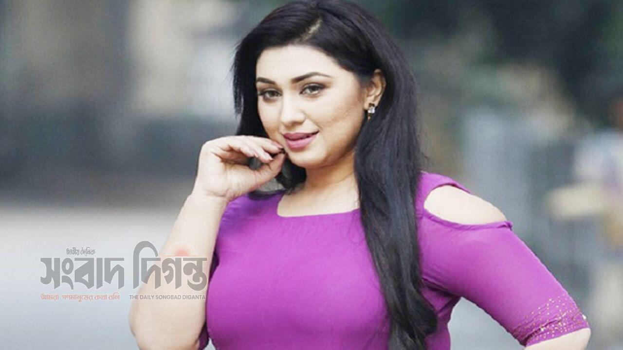 ‘ডাস্টবিন’ বললেন অপু বিশ্বাস 