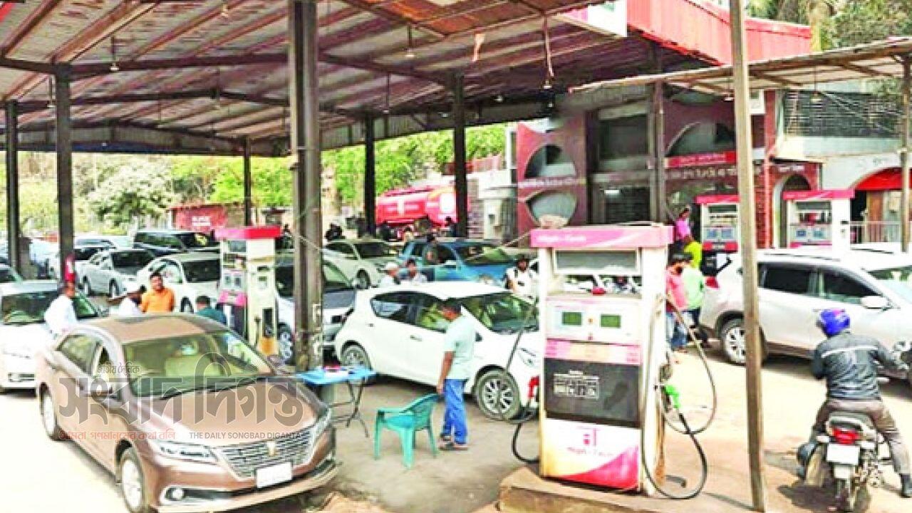 ২ লিটার জ্বালানি নিতে ৮ ঘণ্টা অপেক্ষা