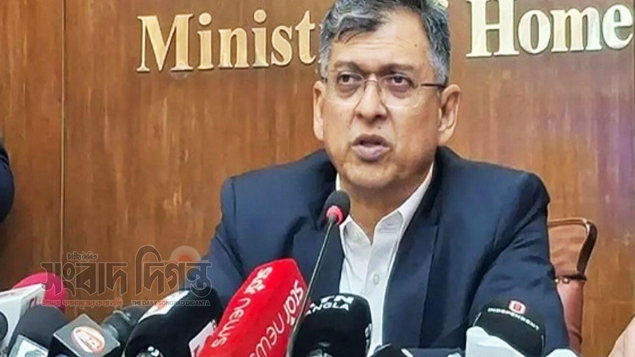সংবিধান মেনেই এসেছি, সংবিধান মেনেই এগিয়ে যাবো: স্বরাষ্ট্রমন্ত্রীর বার্তা