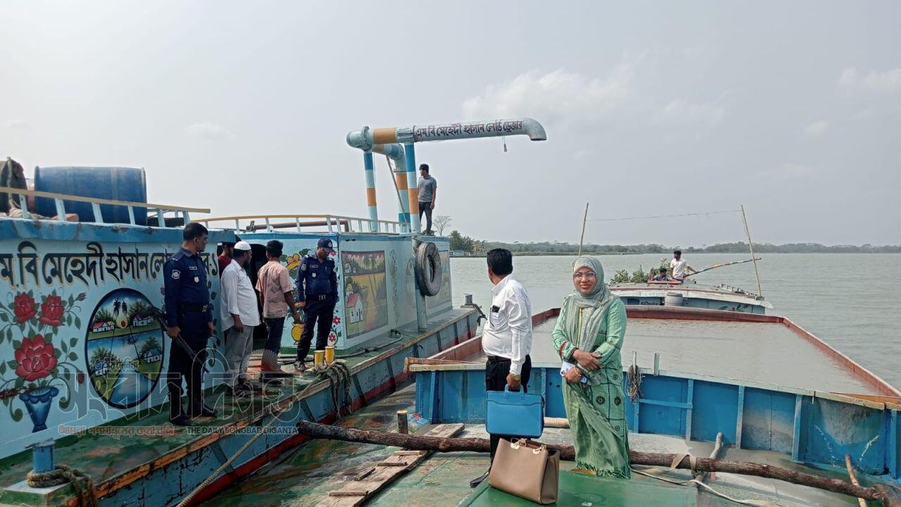 বরিশালে সন্ধ্যা ও আড়িয়াল খাঁ নদীর মোহনায় অবৈধভাবে বালু উত্তোলন: সাড়ে তিন লাখ টাকা জরিমানা