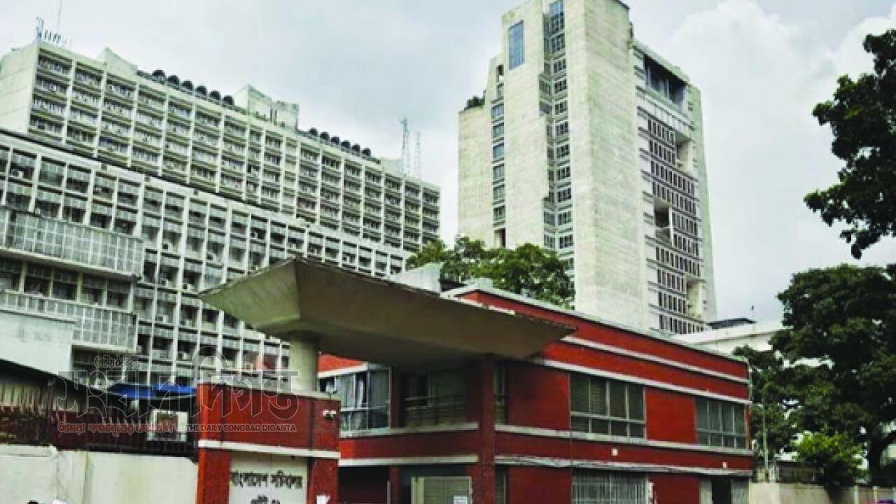 শবেকদরের ছুটির দিনেও আজ মন্ত্রিসভার বৈঠক