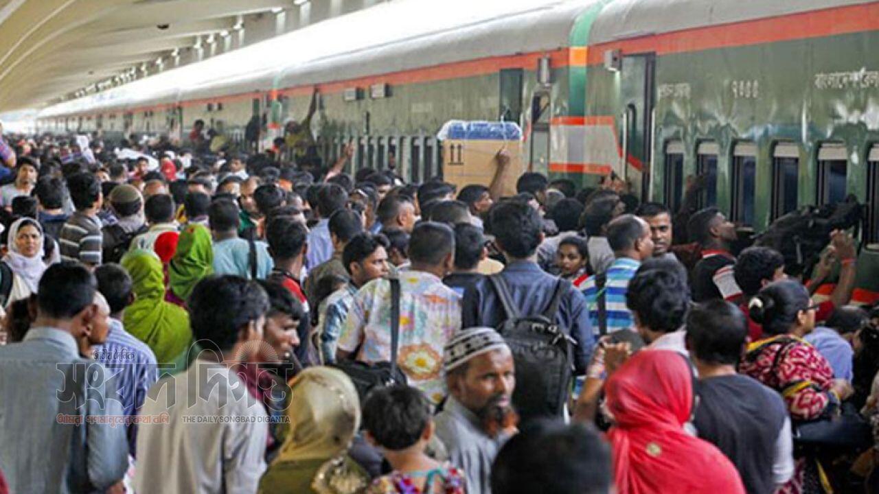ঈদযাত্রা শুরু পরিবহন কেন্দ্রগুলোতে যাত্রীদের উপচে পড়া ভিড় 