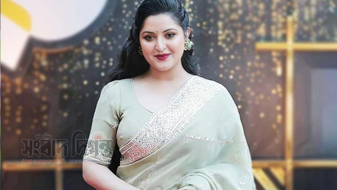ফেসবুকে রহস্যময় বার্তা পরীমনির