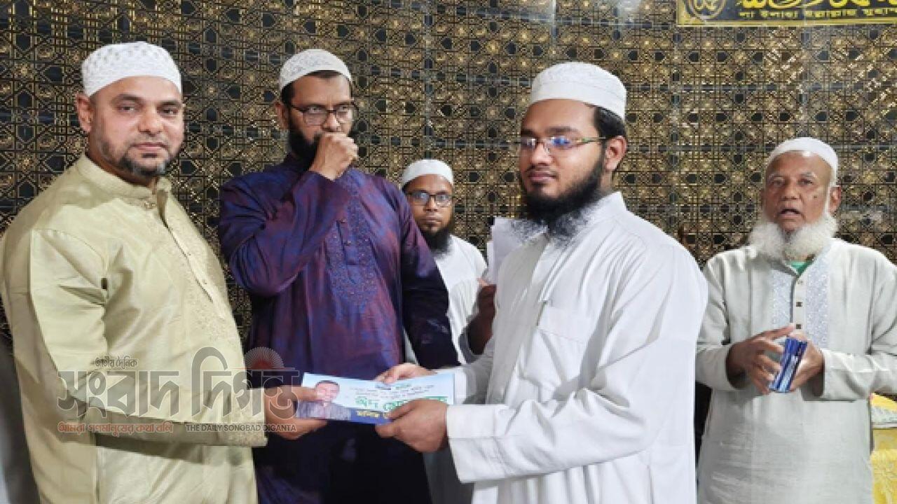 পলাশে যুবদল নেতার ঈদ উপহার পেলেন দুই সহস্রাধিক পরিবার