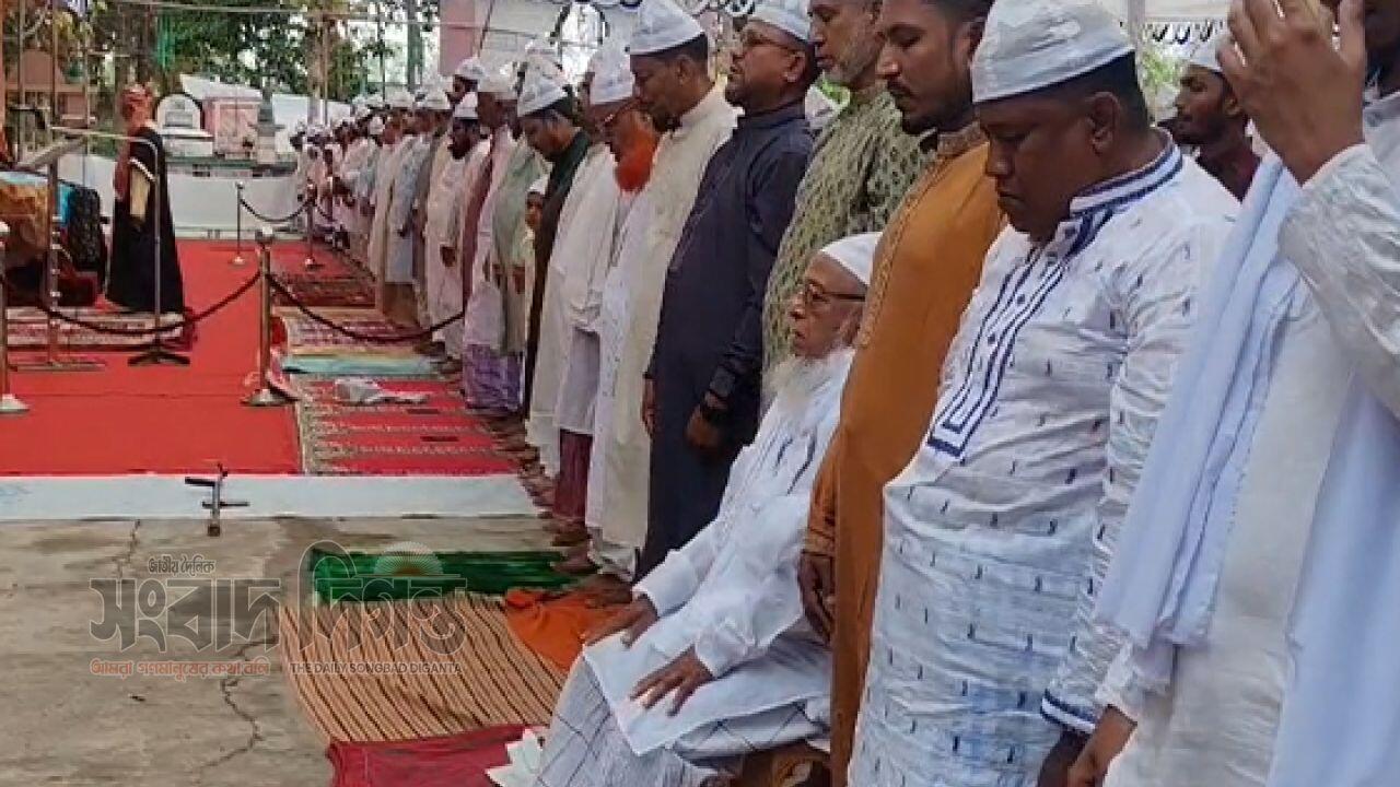 বিশ্বব্যাপী একই দিনে ঈদের আহ্বান, শাহ্সুফি মমতাজিয়া দরবার শরীফে ঈদুল ফিতরের জামায়াত