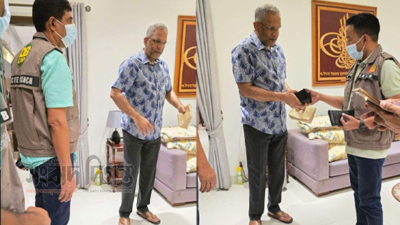 ডিবির হাতে গ্রেপ্তার সাবেক ডিজিএফআই মহাপরিচালক শেখ মামুন খালেদ