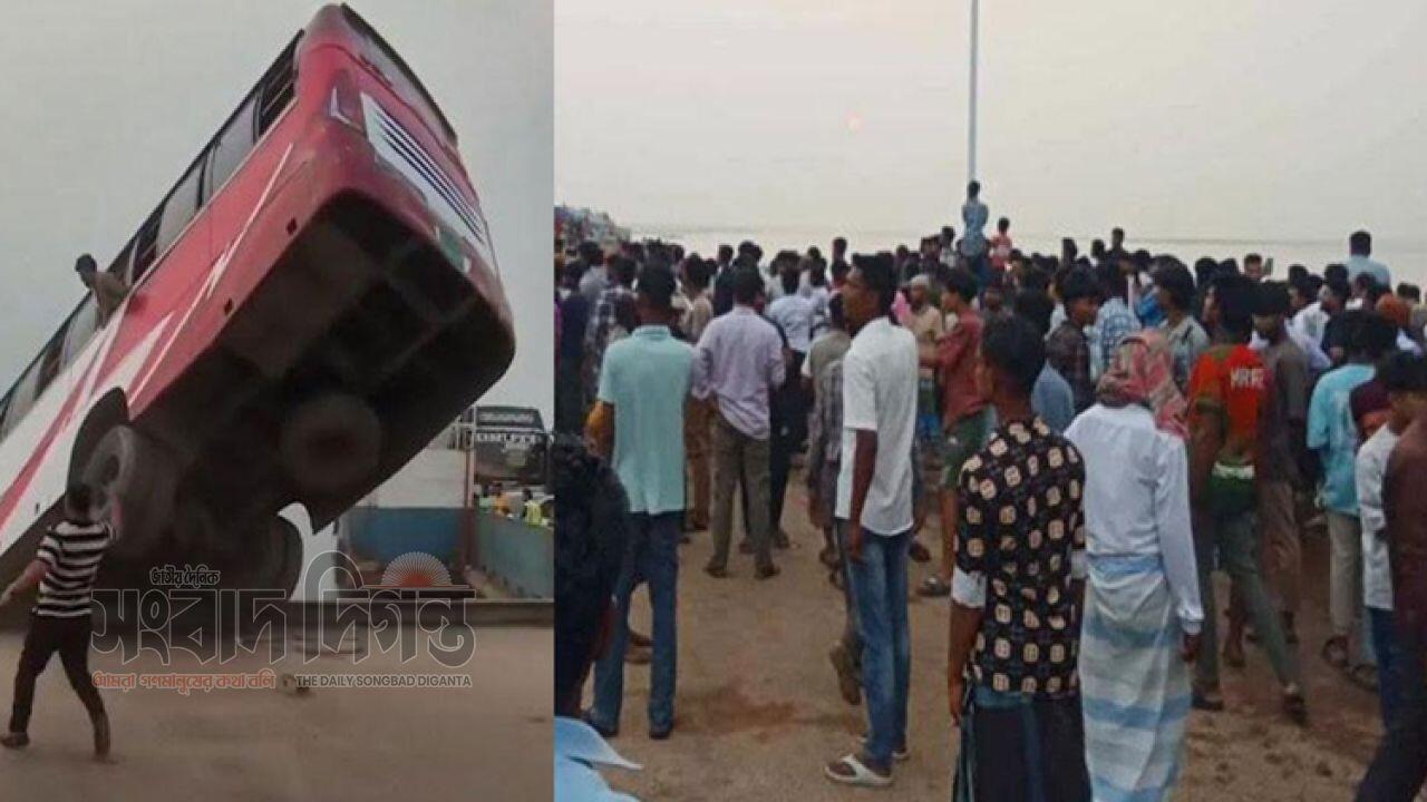 ফেরিতে উঠতে গিয়ে নদীতে যাত্রীবাহী বাস উদ্ধার ২৩ মরদেহ 