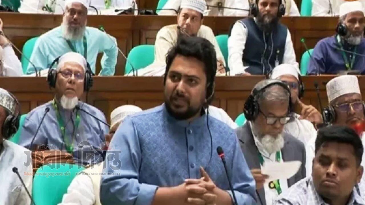 আমরা সংবিধান সংশোধনের জন্য নয়, সংস্কারের জন্য এসেছি: নাহিদ ইসলাম