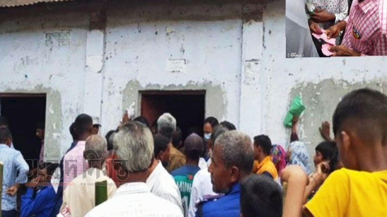গঙ্গাচড়ায় ভিজিএফের চাল বিতরণে অনিয়ম: চেয়ারম্যানকে শোকজ
