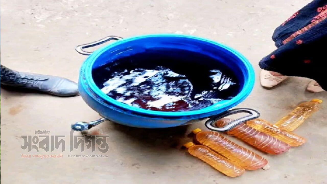 গংগাচড়ায় জ্বালানি তেলের অবৈধ মজুদ ও অতিরিক্ত দামের বিরুদ্ধে মোবাইল কোর্ট, দোকানিকে জরিমানা