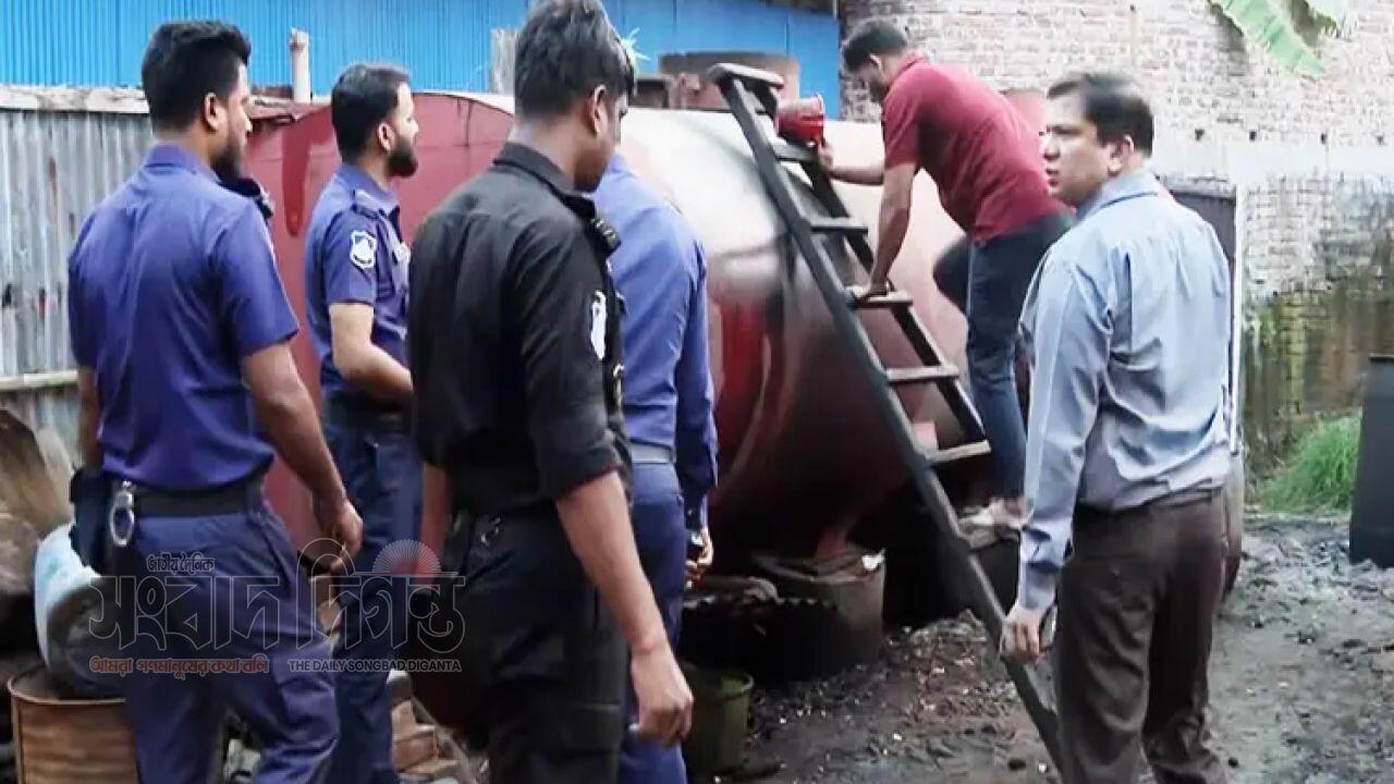 অবৈধ ডিজেল জব্দে ভোলার বিসিক কারখানায় ভ্রাম্যমাণ আদালতের অভিযানে উত্তেজনা 