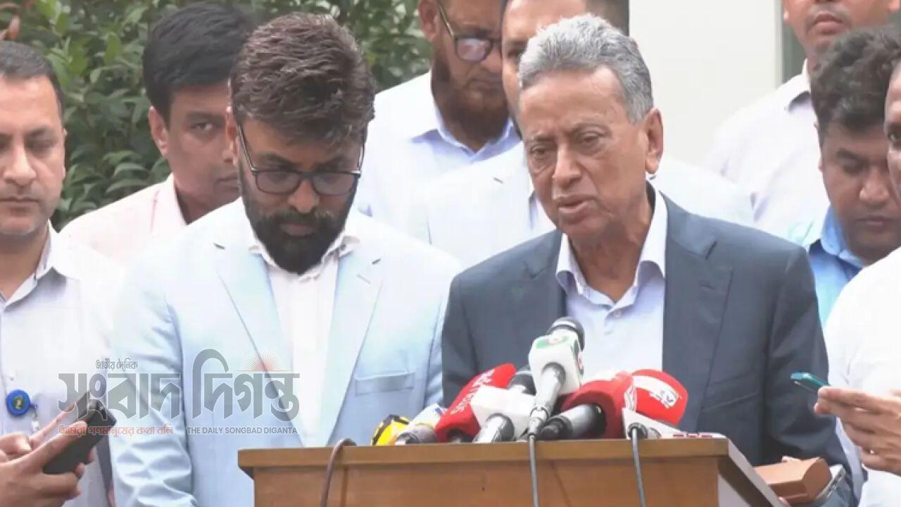 “প্রধানমন্ত্রী তারেক রহমানের সঙ্গে শীর্ষ ব্যবসায়ীদের বৈঠক—জ্বালানি, বিনিয়োগ ও কর সংস্কারে জোর”