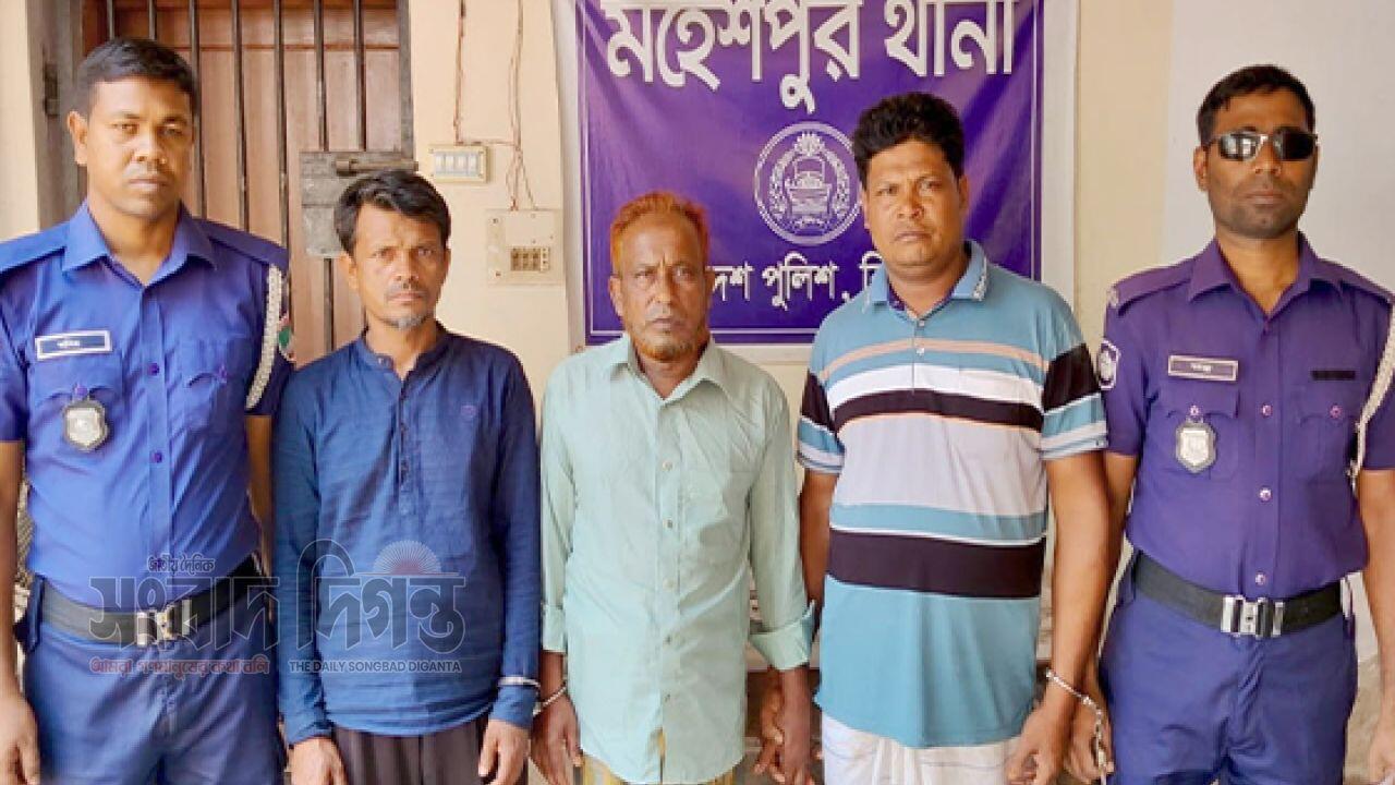 মহেশপুরের চোর সন্দেহে ভ্যান চালককে গাছে বেধে নির্যাতনের ঘটনায় ৩ জন আটক