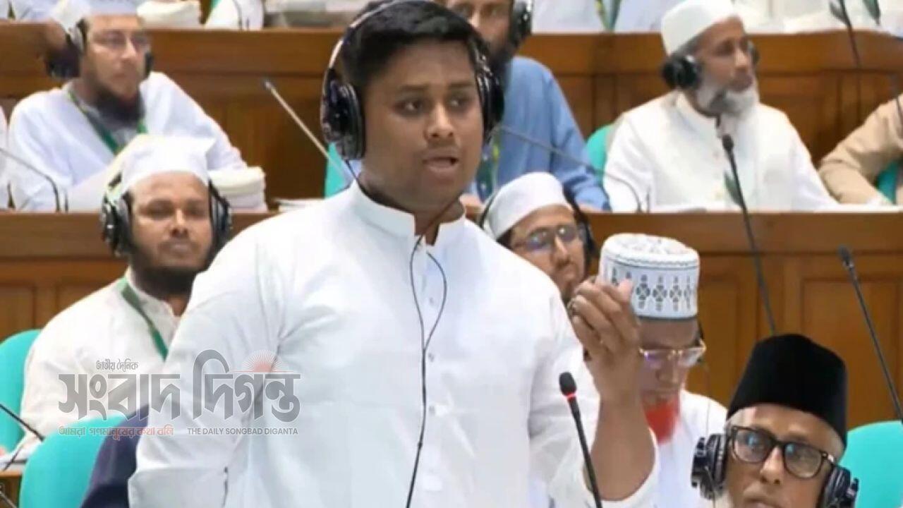 বিচারকদের শোকজ নিয়ে বিতর্ক স্বাধীনতা প্রশ্নে হাসনাত আবদুল্লাহ