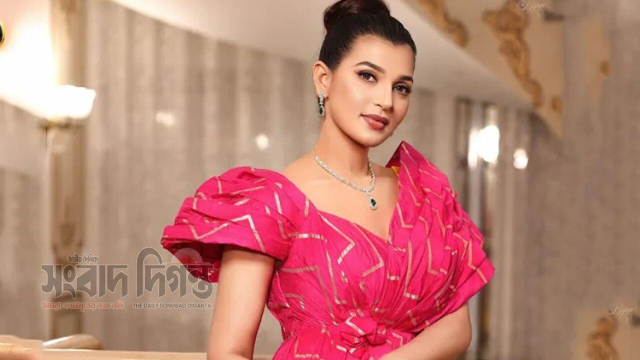 নতুন বিজ্ঞাপনে অনন্ত বর্ষা