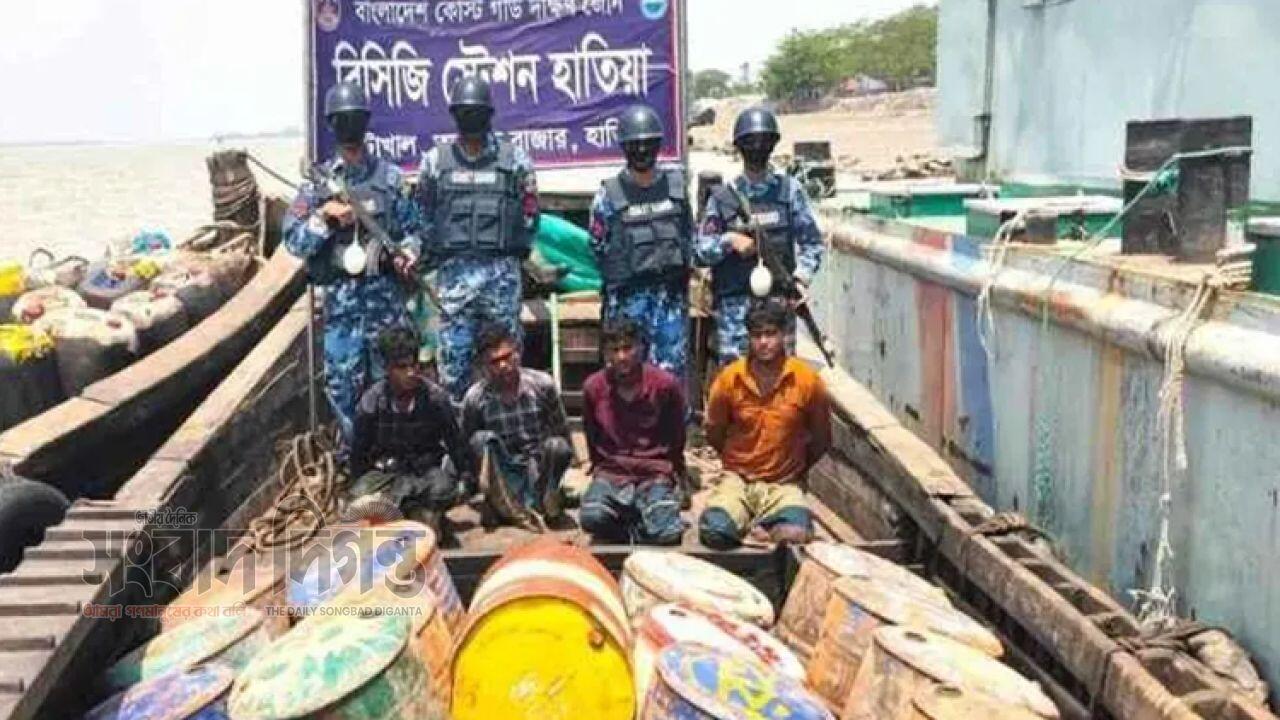 হাতিয়া মেঘনায় কোস্ট গার্ডের বড় অভিযান, অবৈধ জ্বালানি উদ্ধার