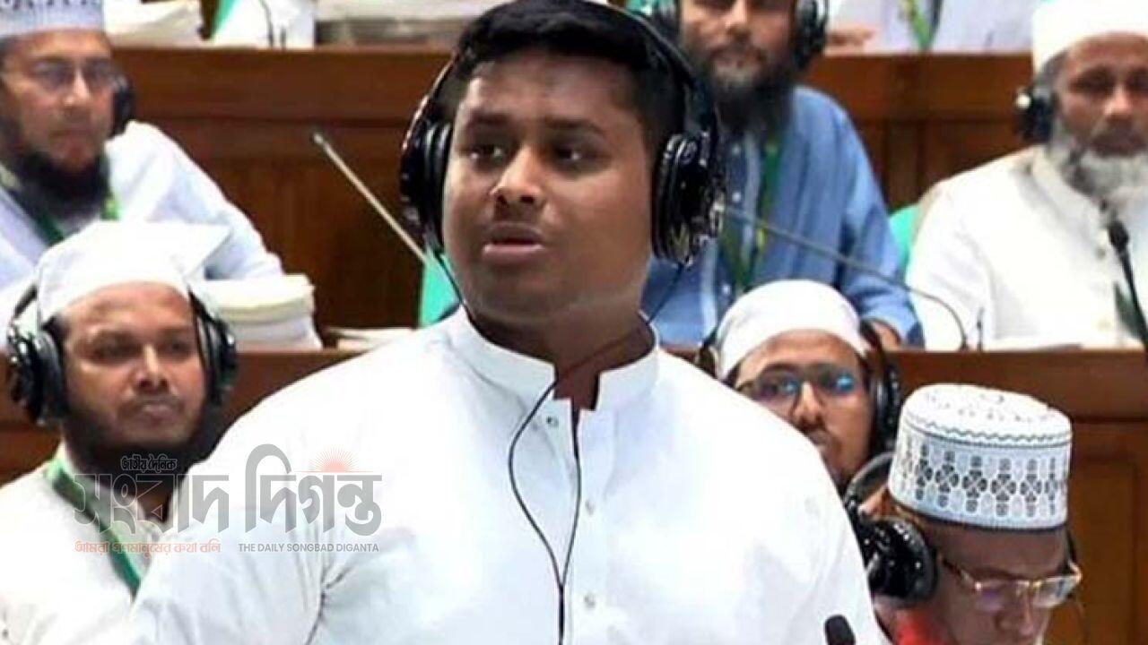 সংখ্যাগরিষ্ঠতার ‘অপব্যবহার’ অভিযোগ: সংসদে বিএনপির বিরুদ্ধে সরব হাসনাত আব্দুল্লাহ