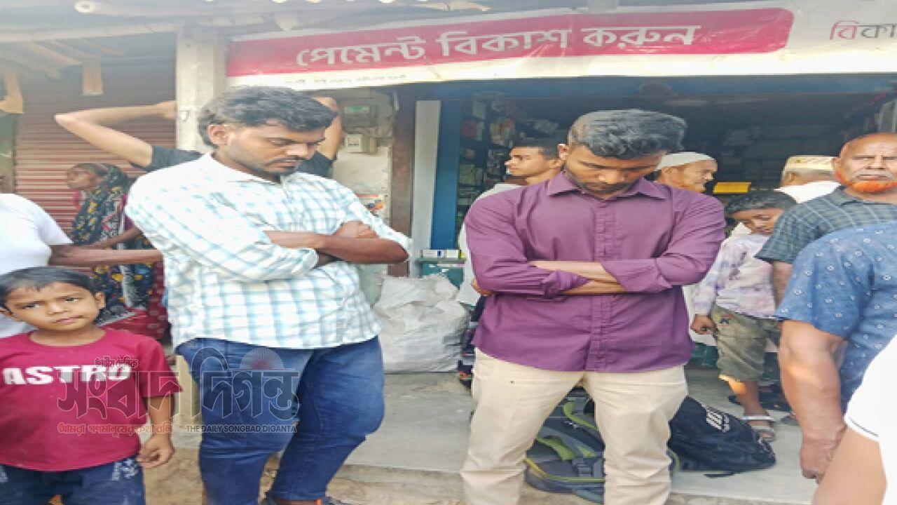উষ্টি বাজারে বিকাশ প্রতারক চক্রের ২ সদস্য আটক 