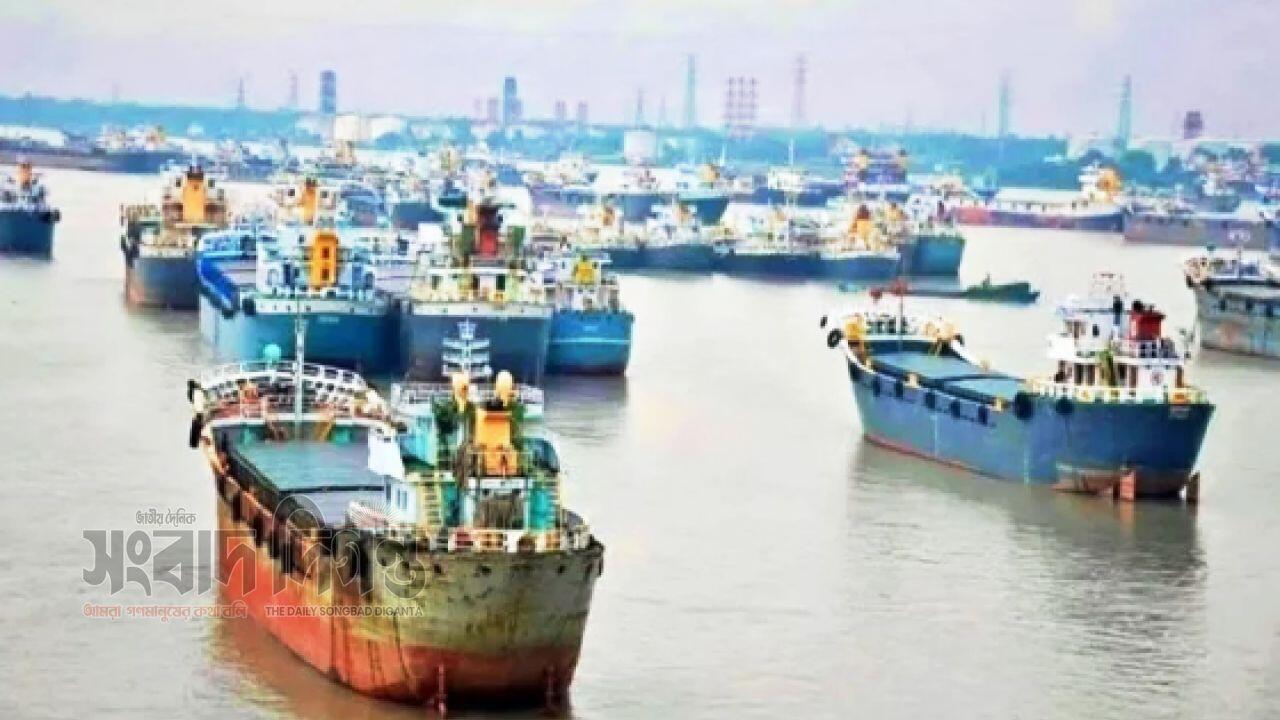 চট্টগ্রাম বন্দরে আজ রাতেই আসছে ৬৮ হাজার টন ডিজেল